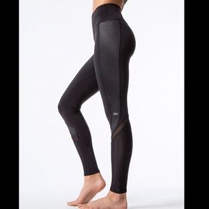 ALO Yoga Elevate Leggings
